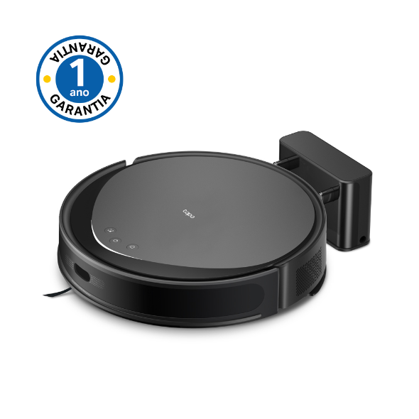 Tapo RV20 Max em primeiro plano com sua base de recarga.